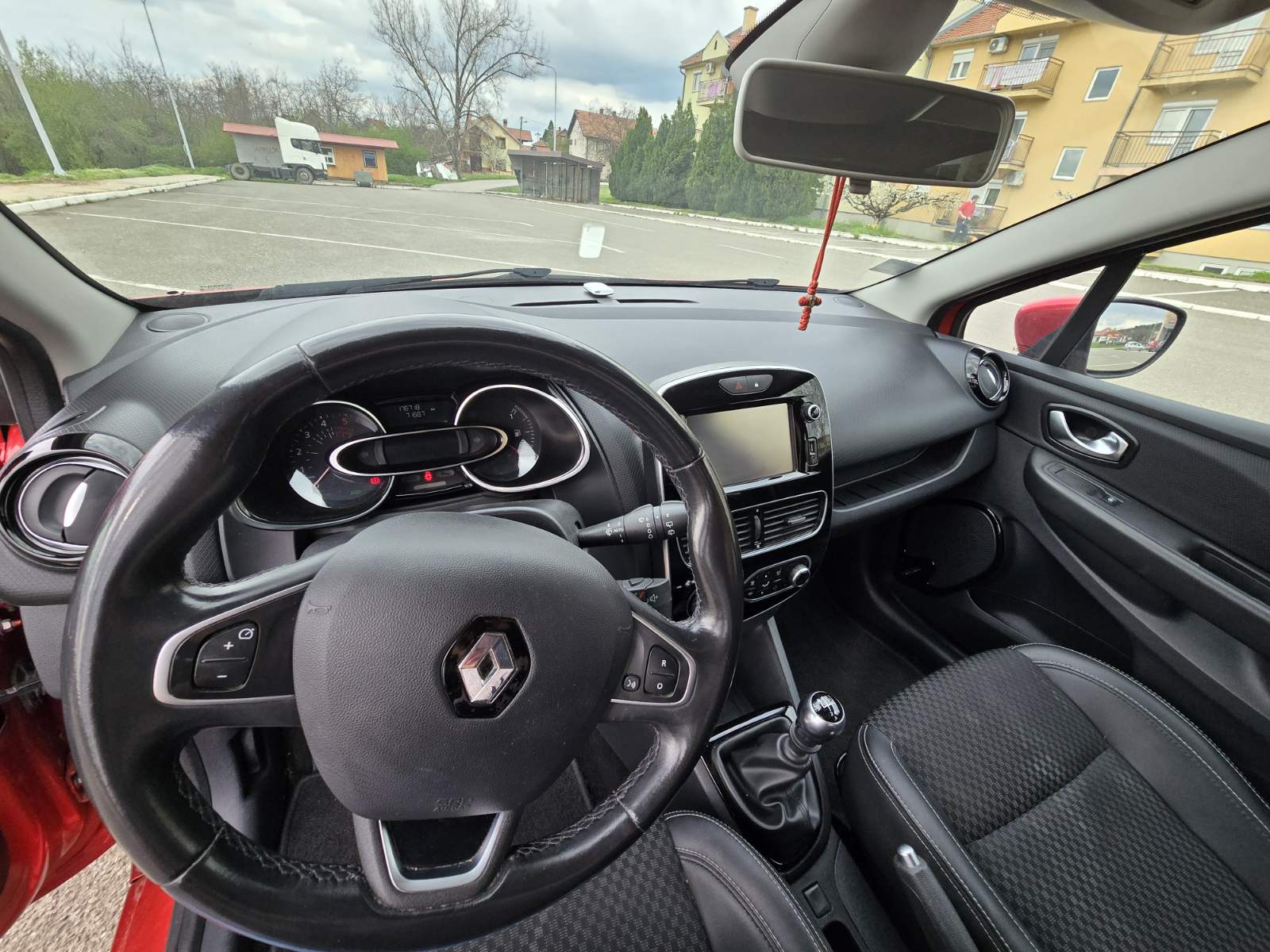 
								Renault Clio INTENS 1.5 dCi 110ks 2017. full									