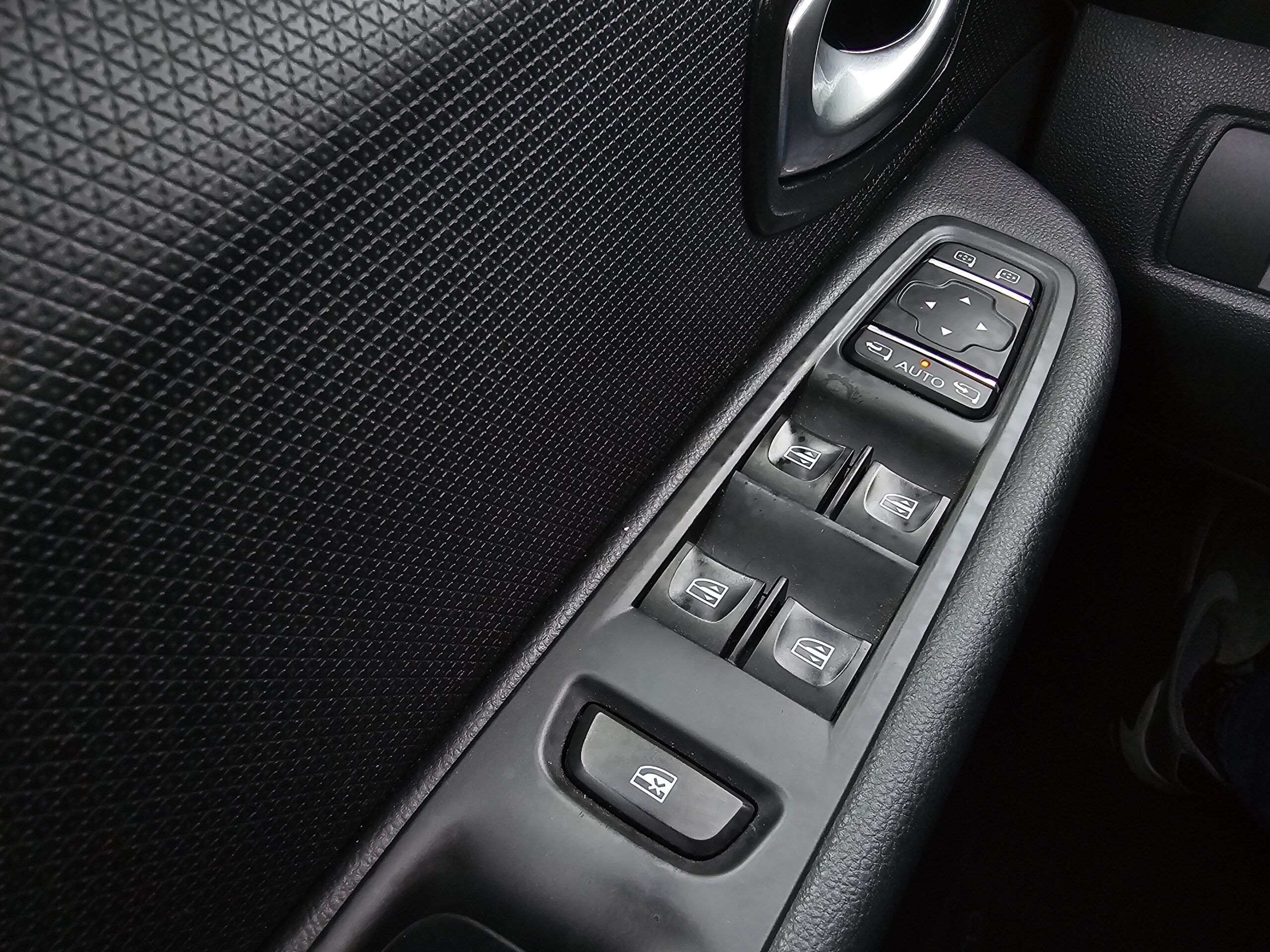 
								Renault Clio INTENS 1.5 dCi 110ks 2017. full									