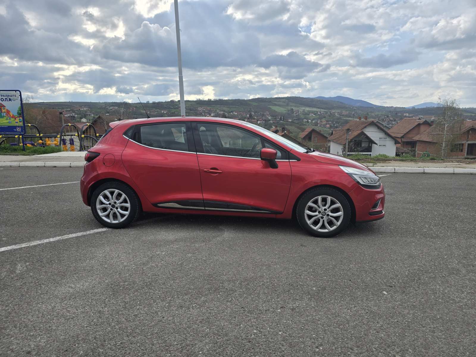 
								Renault Clio INTENS 1.5 dCi 110ks 2017. full									