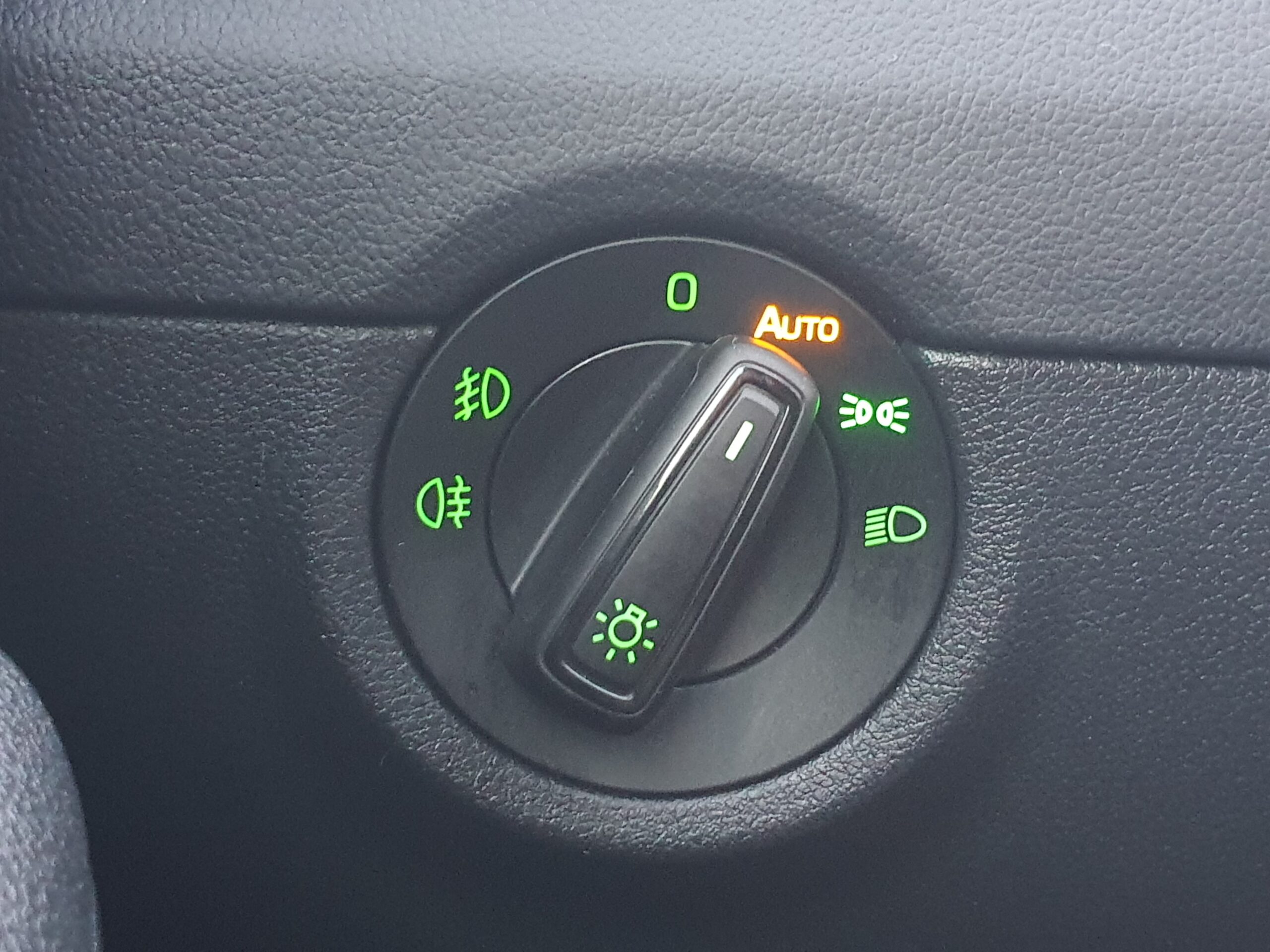 
								Škoda Octavia 1.5 G-Tec 2019 full									